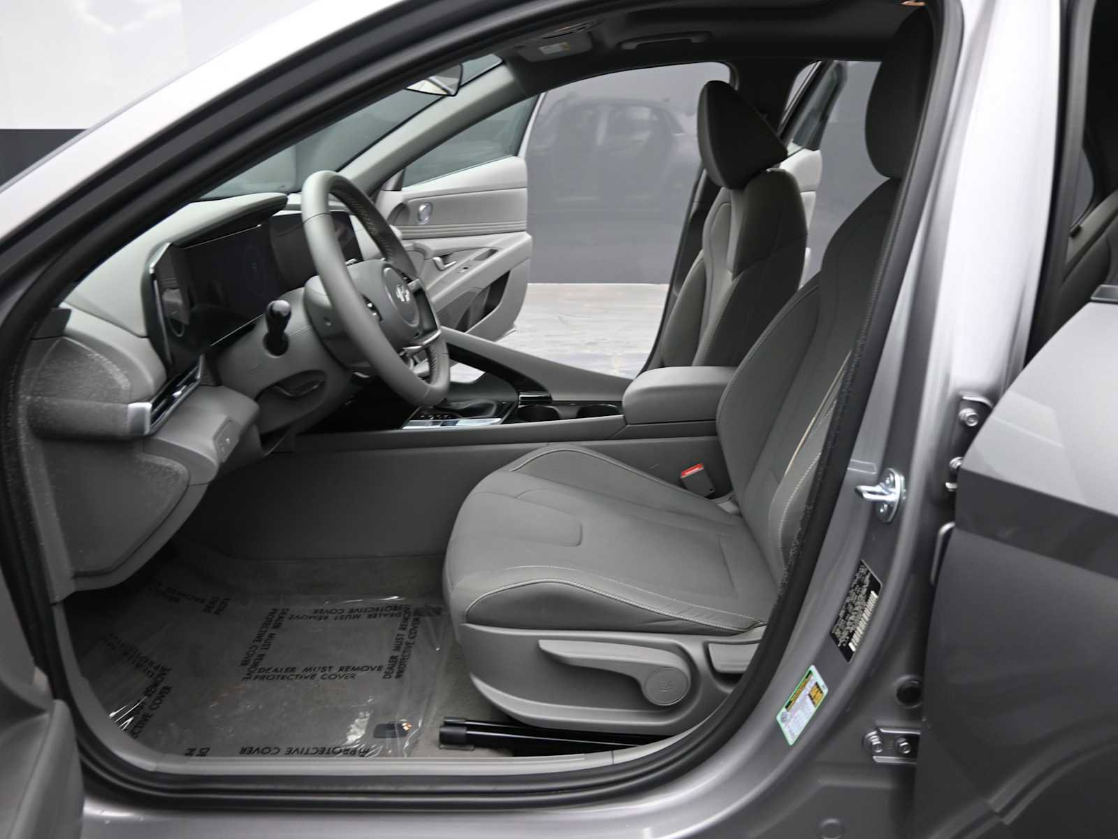 Certified 2025 Hyundai Elantra SEL image 15