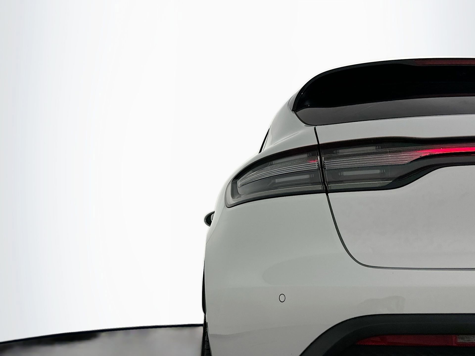 Certified 2024 Porsche Macan S image 16