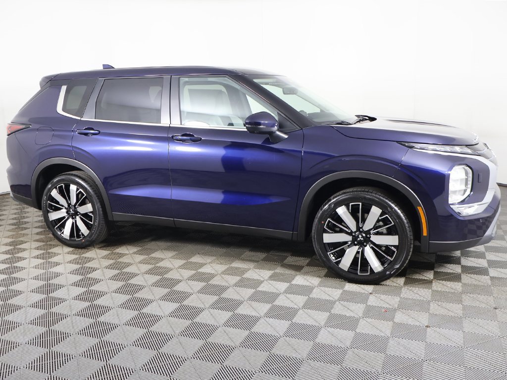 New 2025 Mitsubishi Outlander SE image 20