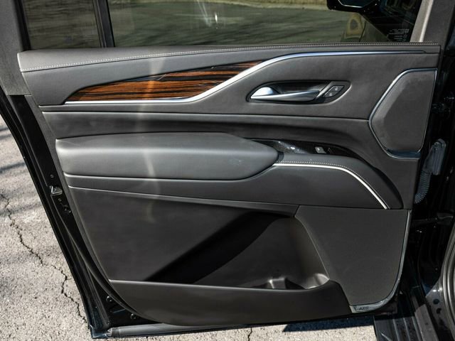 Used 2023 Cadillac Escalade ESV Premium Luxury image 55