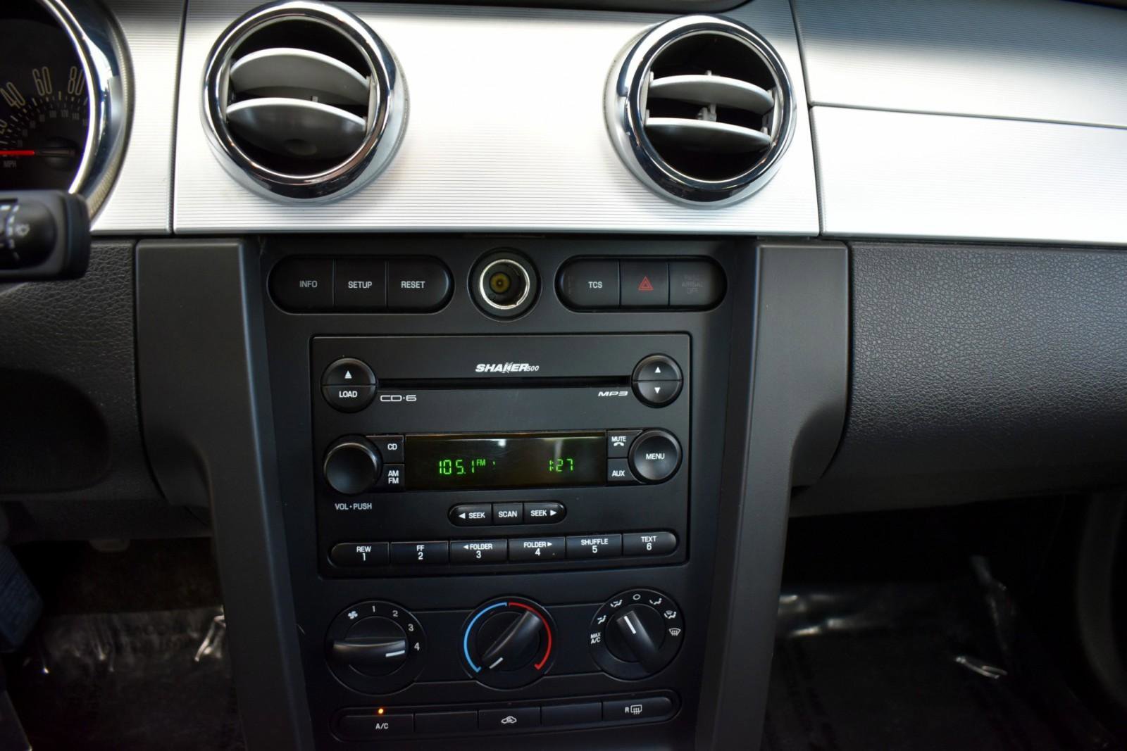 Used 2006 Ford Mustang GT Premium image 18