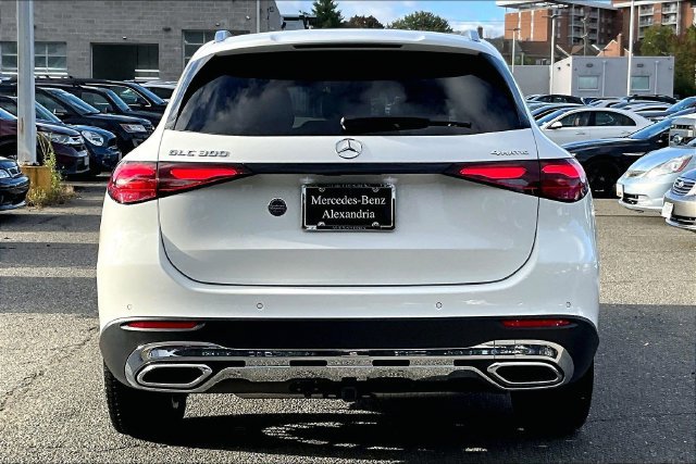 Used 2026 Mercedes-Benz GLC 300 4MATIC image 3