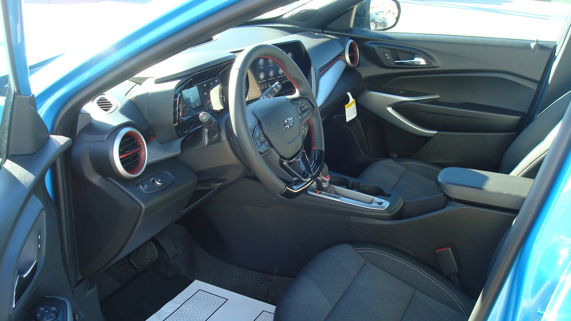 New 2026 Chevrolet Trax RS w/ Driver Confidence Package image 8