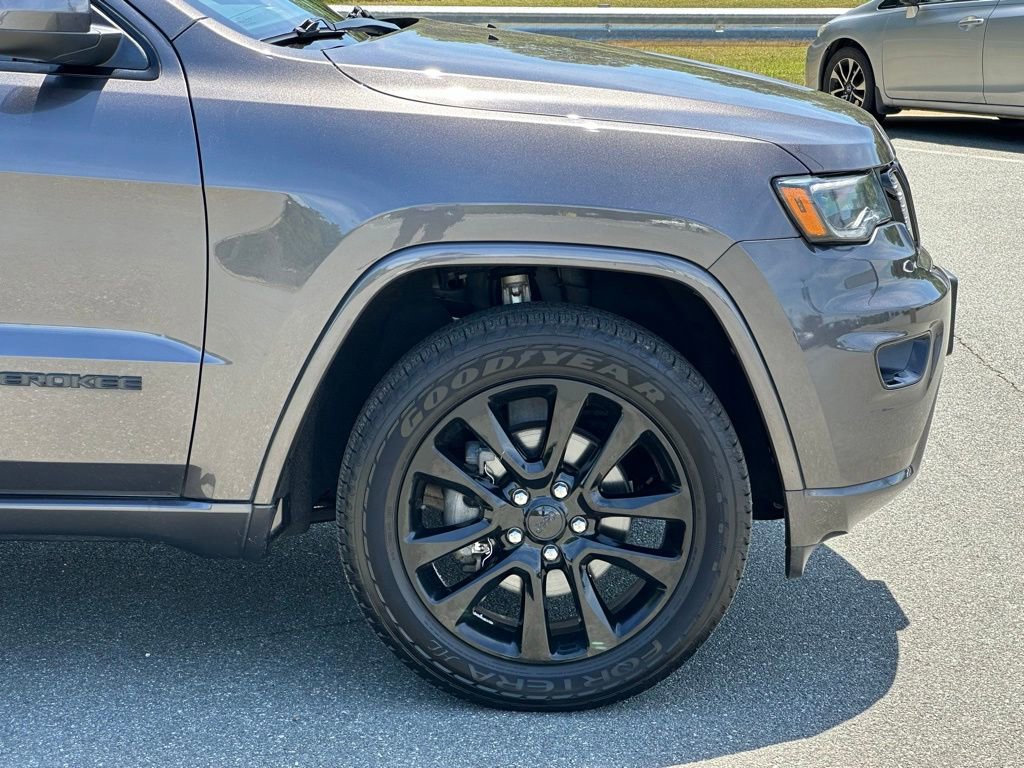 Used 2020 Jeep Grand Cherokee Altitude AWD/4WD image 43