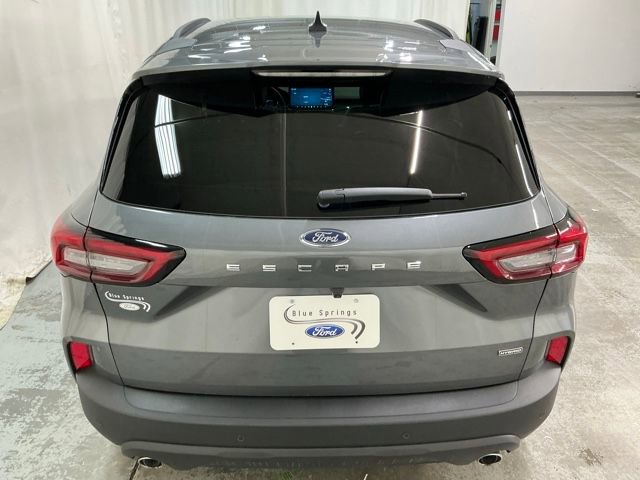 Used 2025 Ford Escape ST-Line w/ Equipment Group 301A image 4