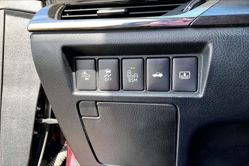 Used 2017 Toyota Avalon Limited w/ Carpet Mat Package FWD image 31