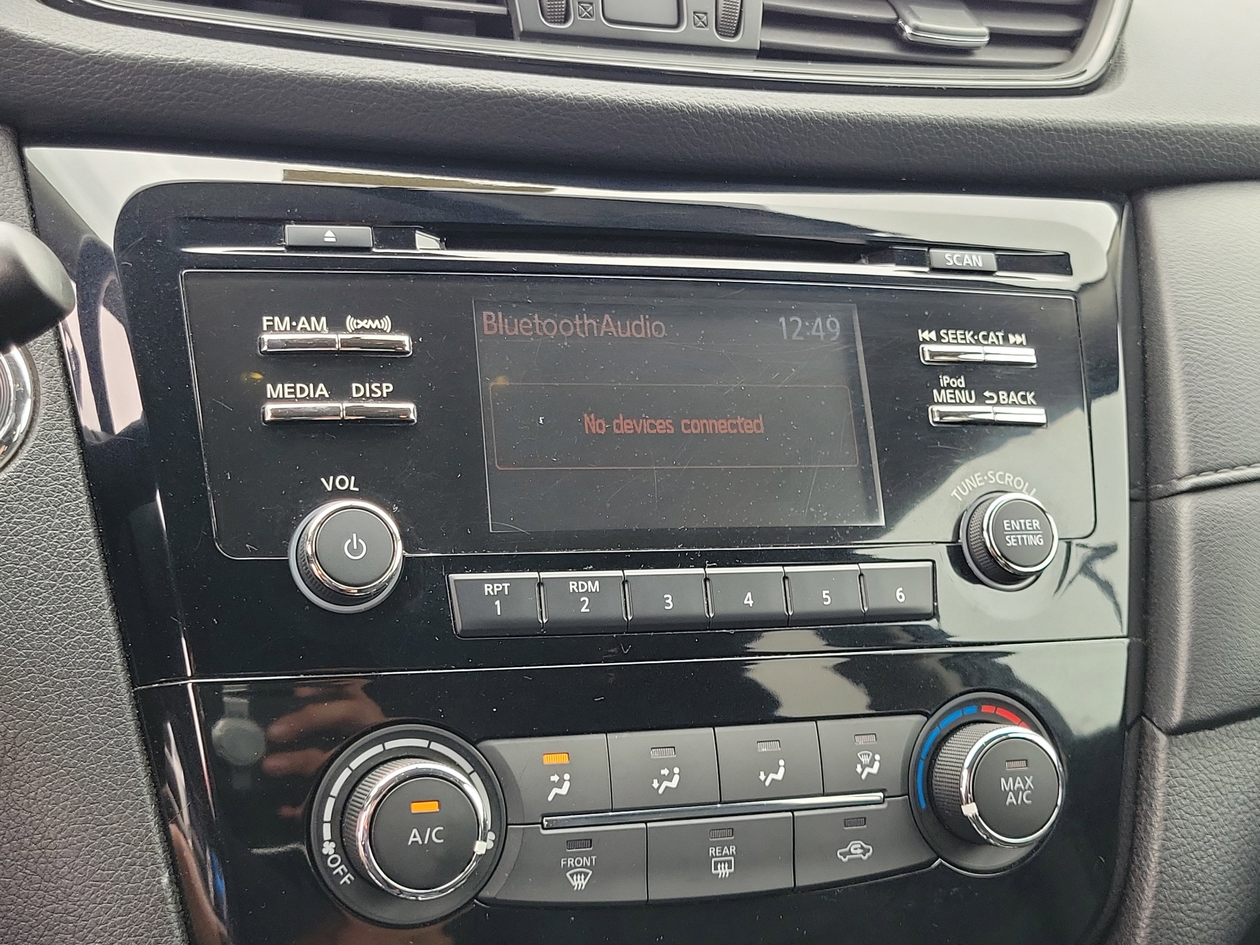 Used 2017 Nissan Rogue SV AWD/4WD image 26