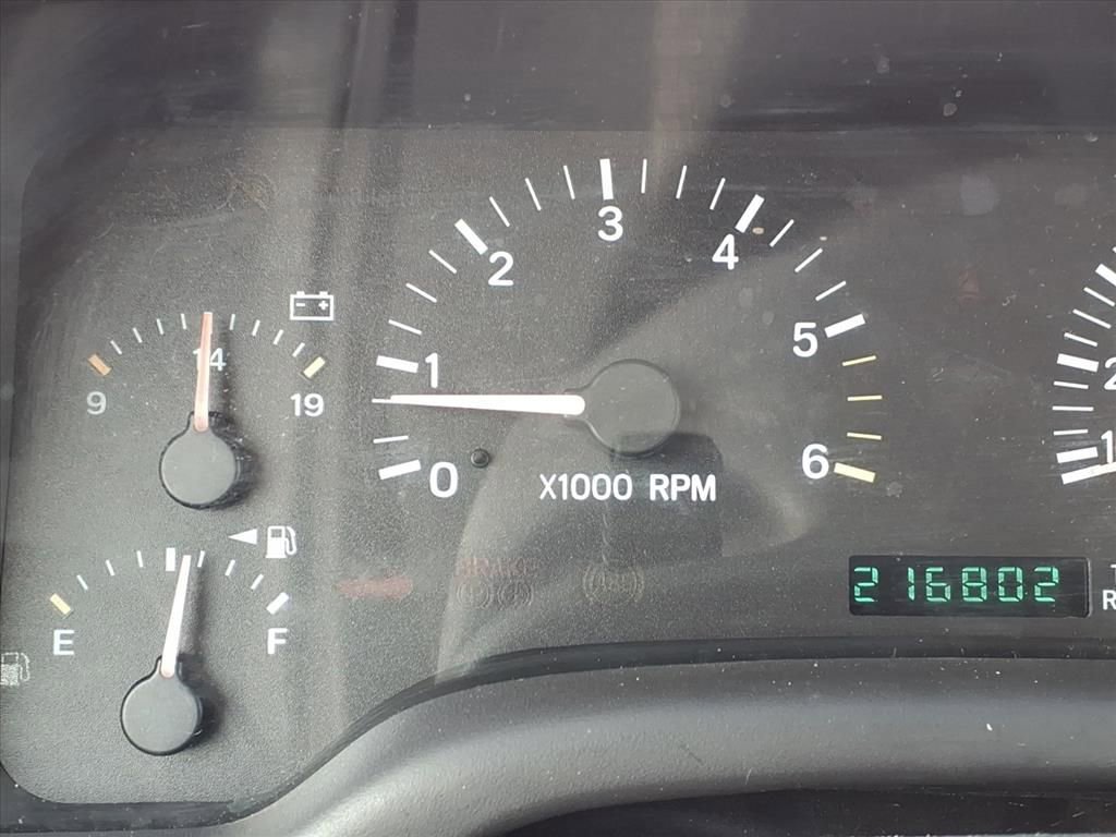 Used 2000 Jeep Cherokee Sport image 19