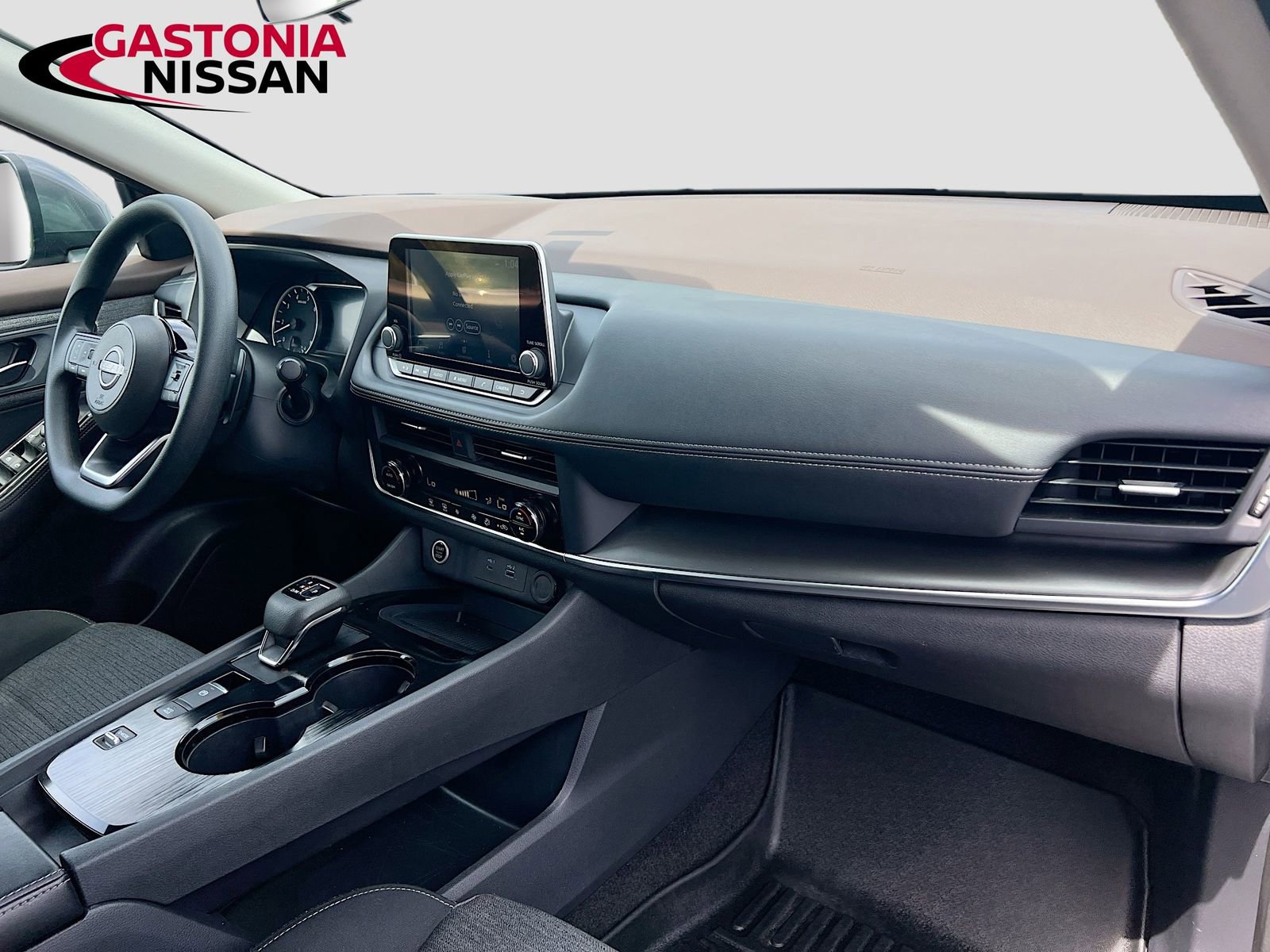 Used 2023 Nissan Rogue SV image 37