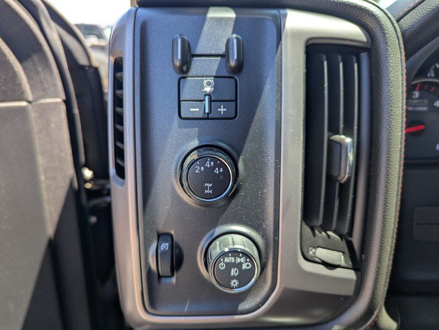 Used 2016 GMC Sierra 2500 SLT w/ All-Terrain HD Package AWD/4WD image 17