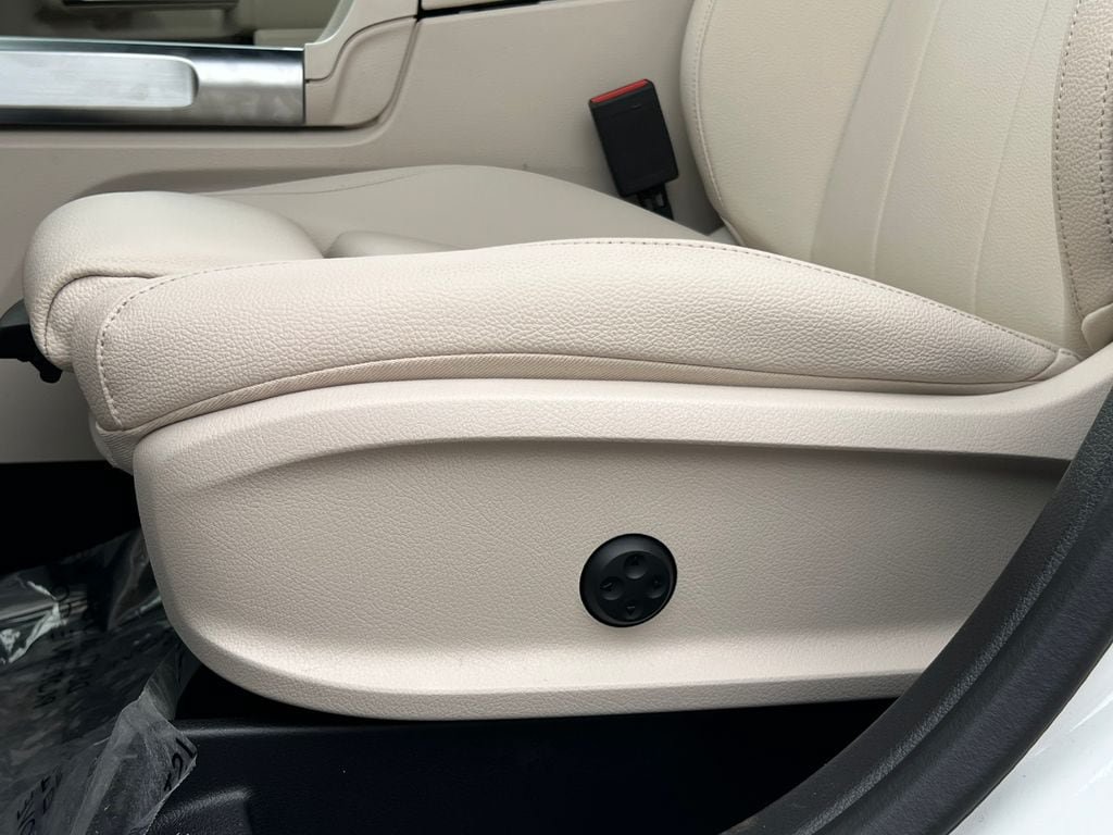 New 2026 Mercedes-Benz GLB 250 4MATIC image 11