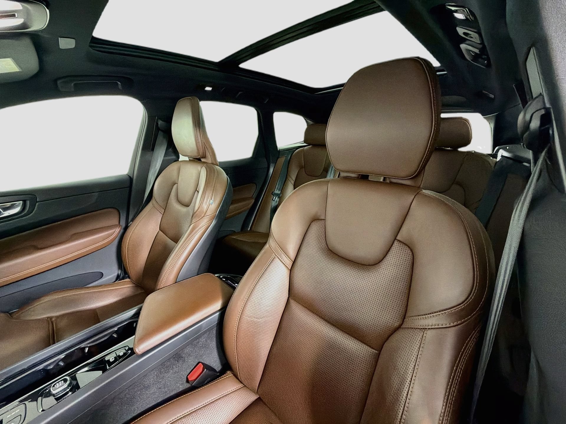 Certified 2023 Volvo XC60 B5 Ultimate w/ Climate Package AWD/4WD image 22