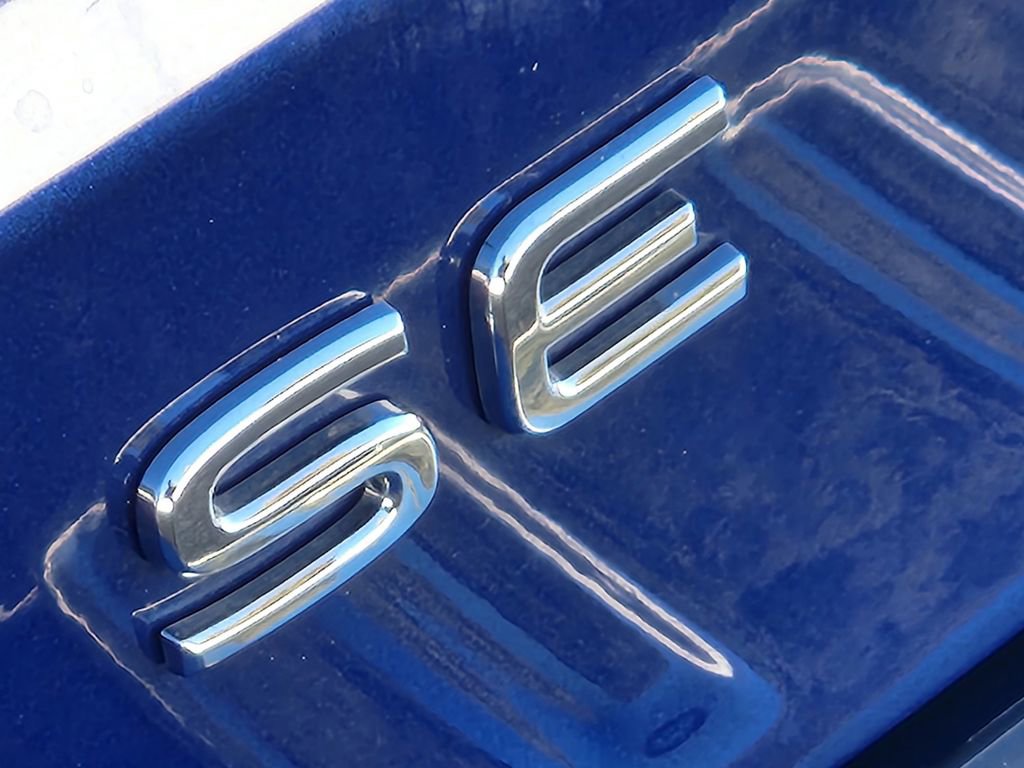 Certified 2024 Volkswagen Taos SE image 13