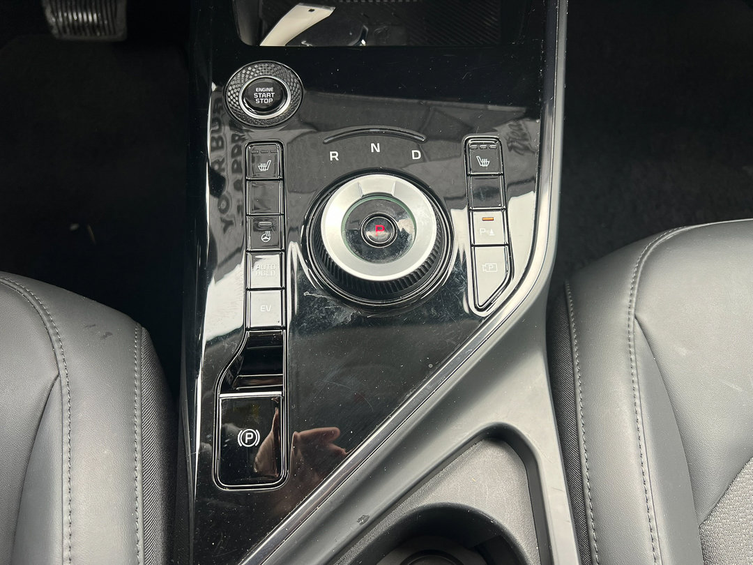 Used 2024 Kia Niro EX w/ EX Cold Weather Package image 25