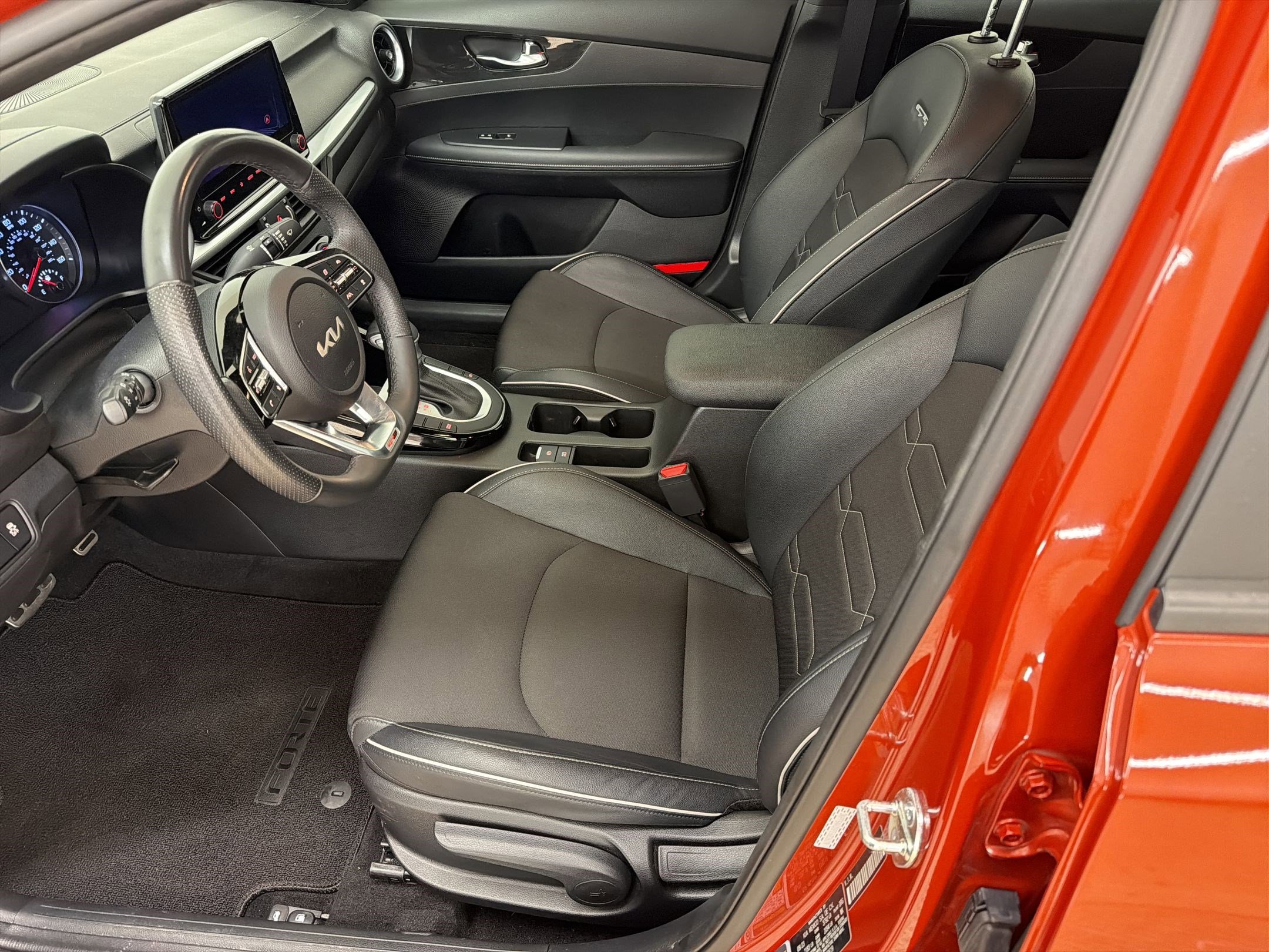 Used 2023 Kia Forte GT-Line w/ GT-Line Technology Package image 5