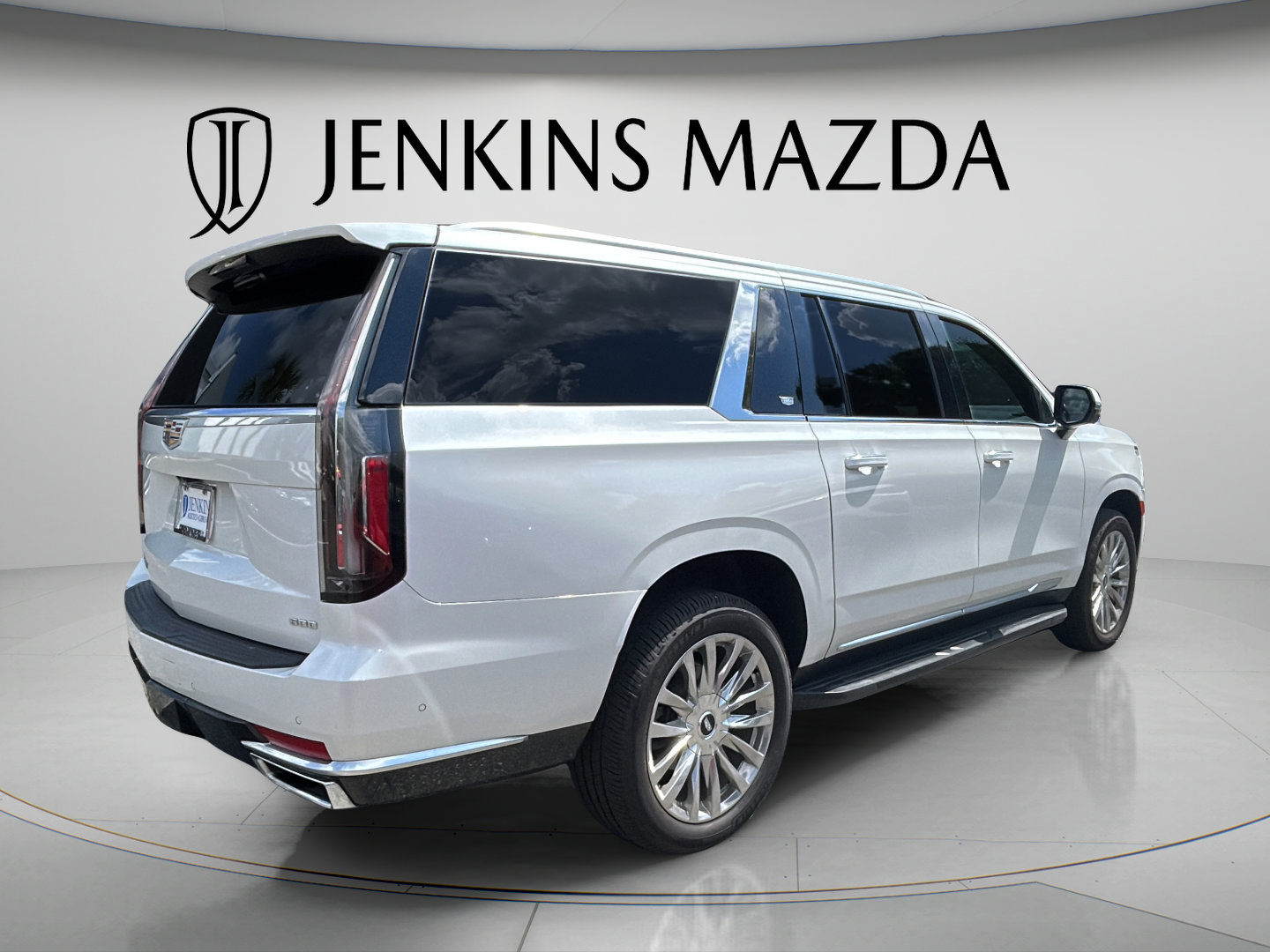 Used 2022 Cadillac Escalade ESV Premium Luxury RWD image 4
