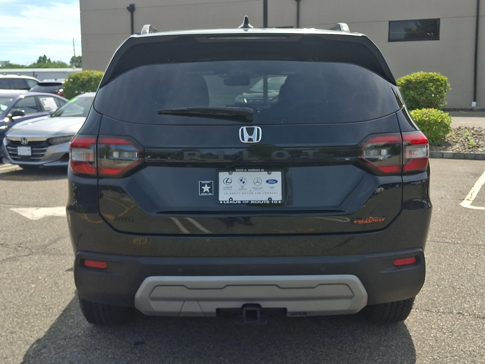 Used 2024 Honda Pilot TrailSport image 5