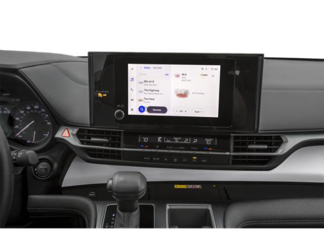Certified 2025 Toyota Sienna LE FWD image 9