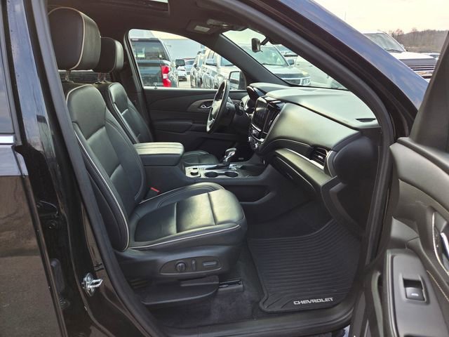 Used 2023 Chevrolet Traverse Premier image 14