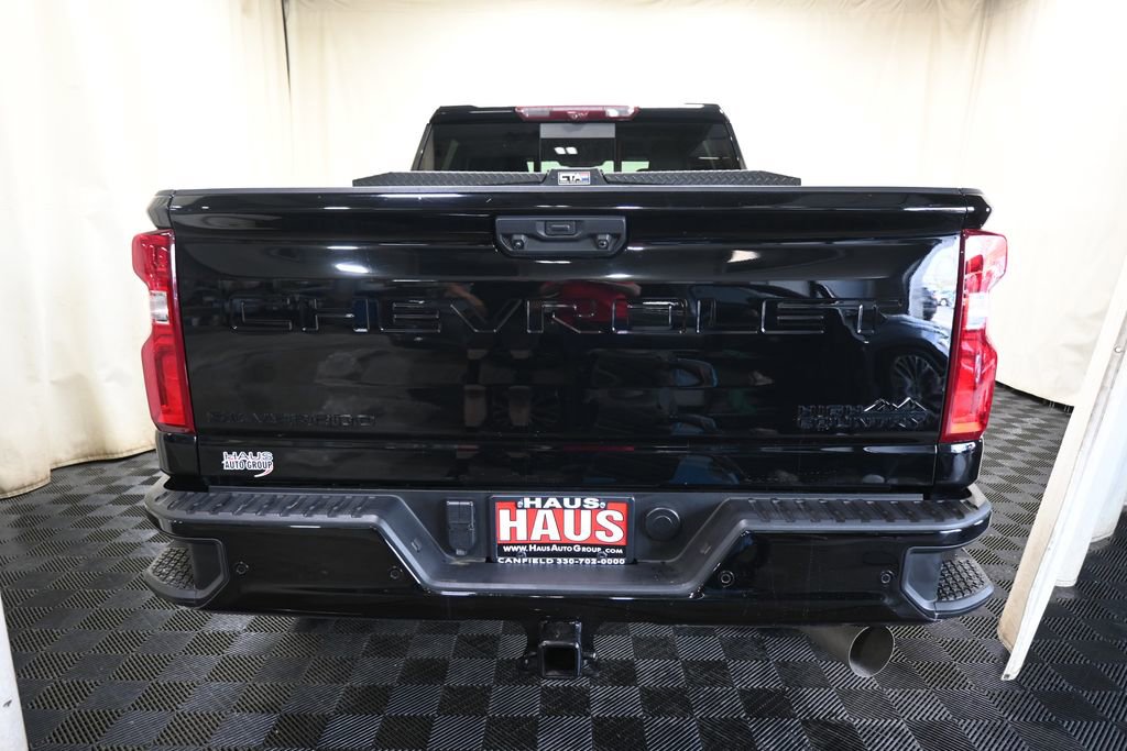 Used 2024 Chevrolet Silverado 3500 High Country w/ Technology Package AWD/4WD image 19