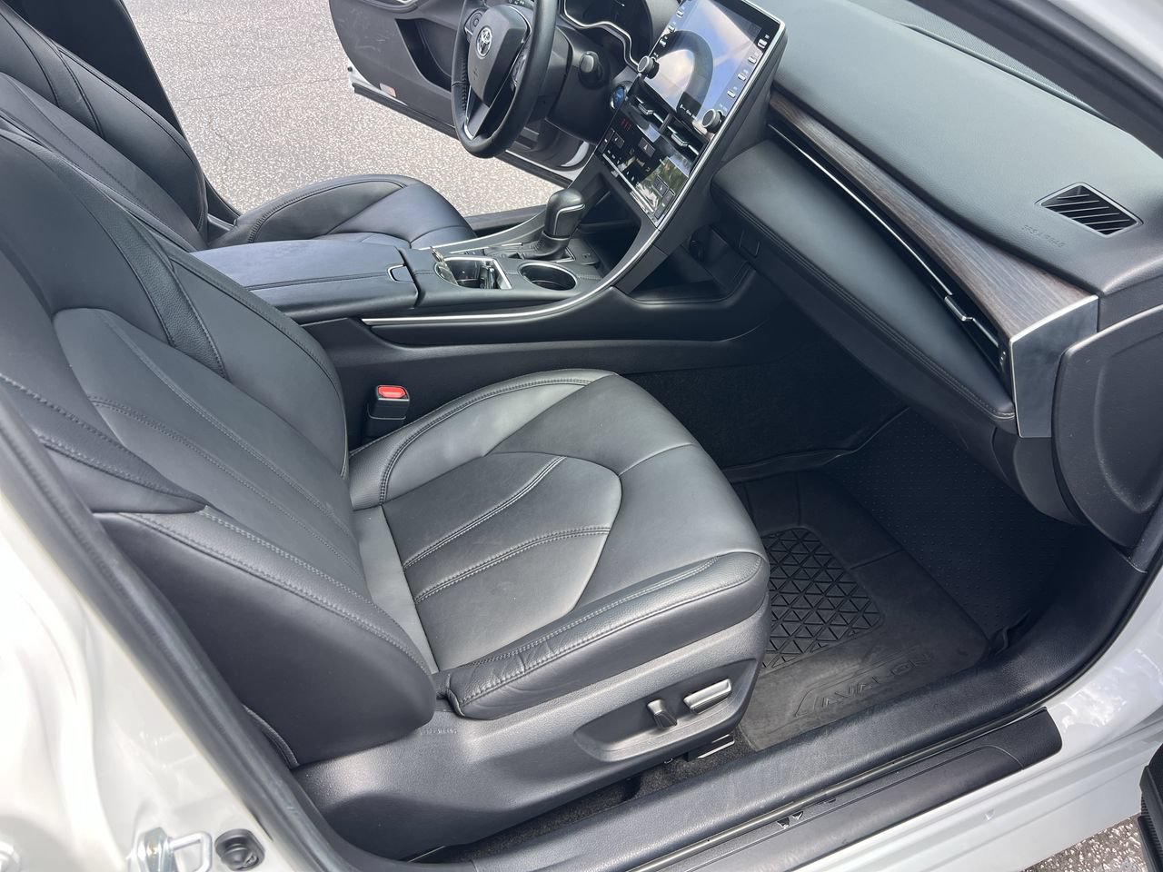 Used 2022 Toyota Avalon XLE w/ Moonroof Package FWD image 34