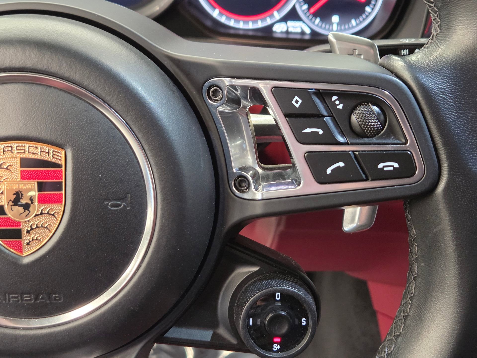 Certified 2023 Porsche Cayenne Turbo AWD/4WD image 18