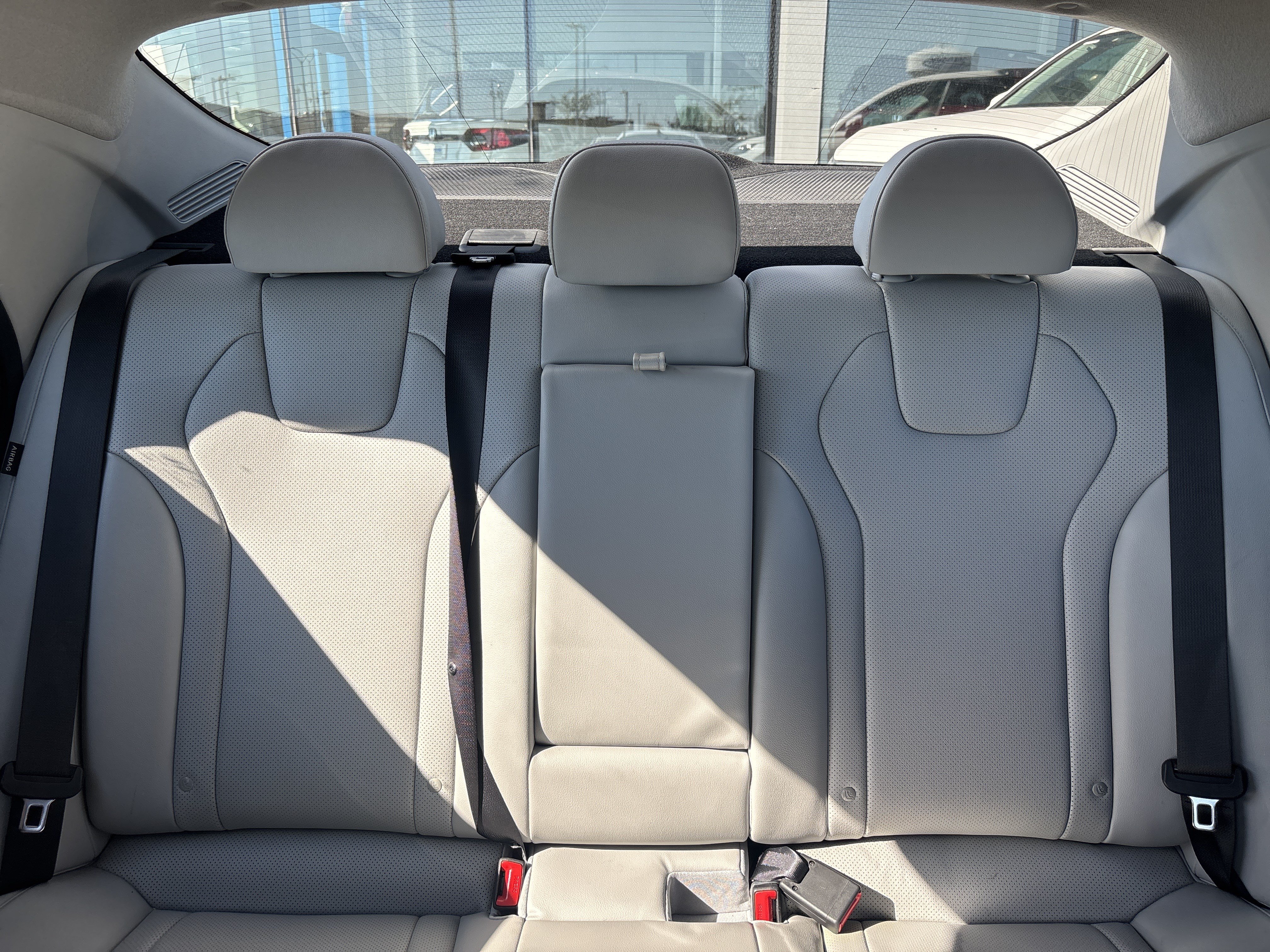 Used 2025 Hyundai Elantra Limited FWD image 25