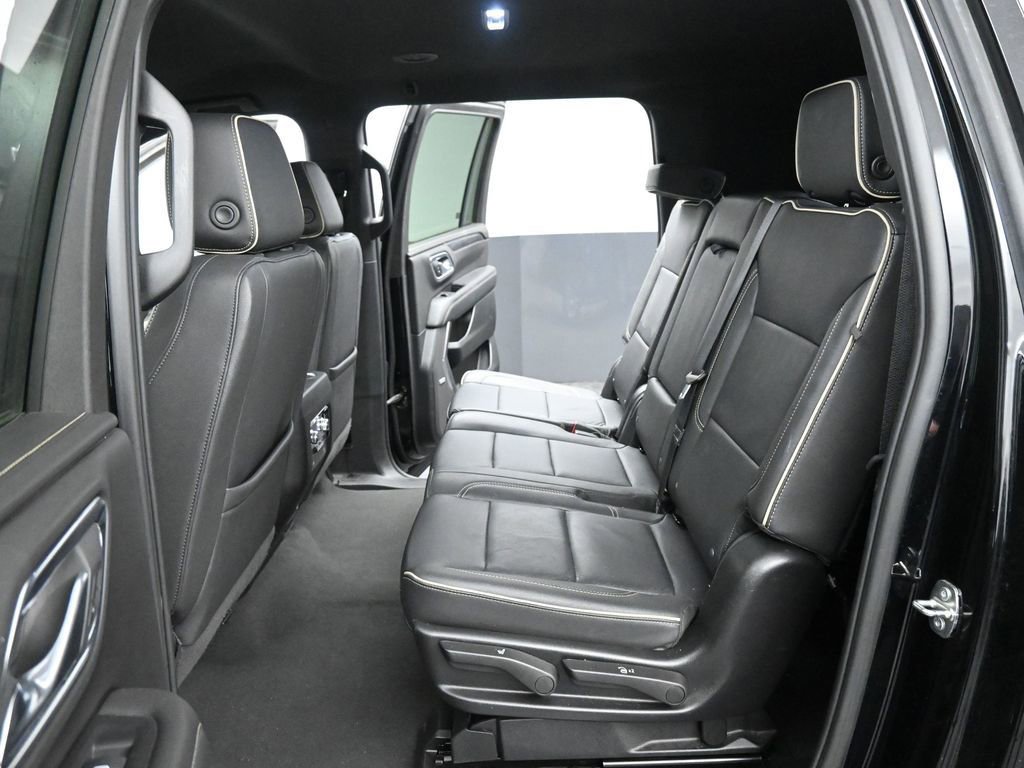 Used 2024 GMC Yukon XL SLT image 29