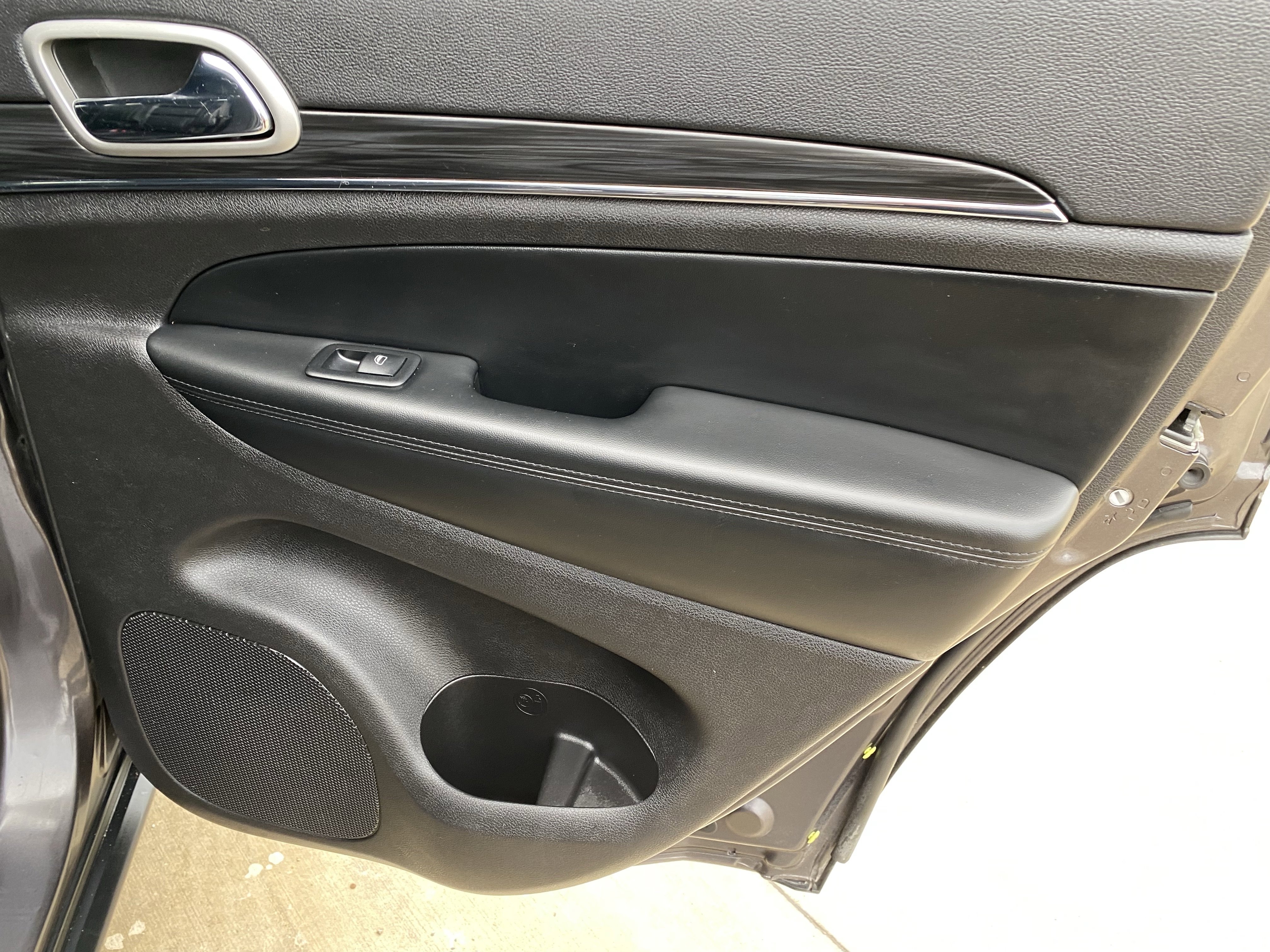 Used 2021 Jeep Grand Cherokee Limited image 5