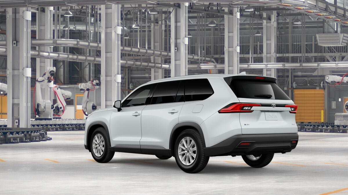 New 2026 Toyota Grand Highlander XLE FWD image 6