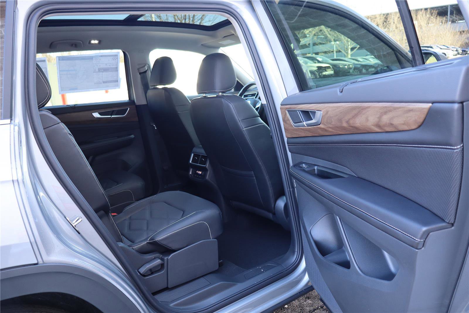 New 2026 Volkswagen Atlas SE image 31