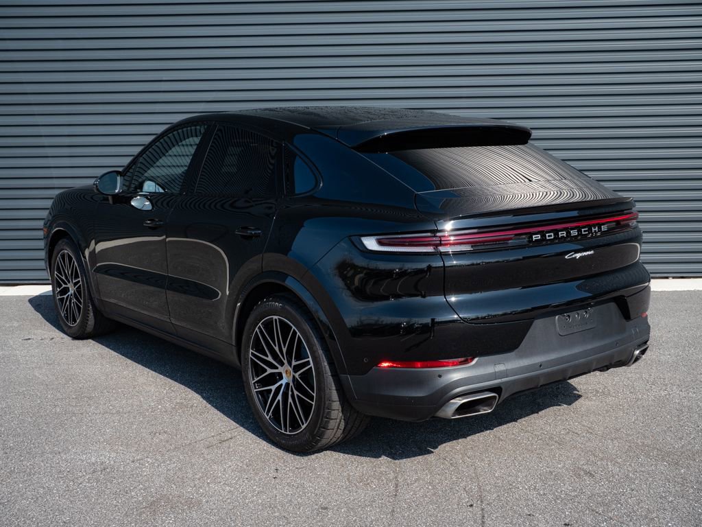 Certified 2024 Porsche Cayenne Base image 3