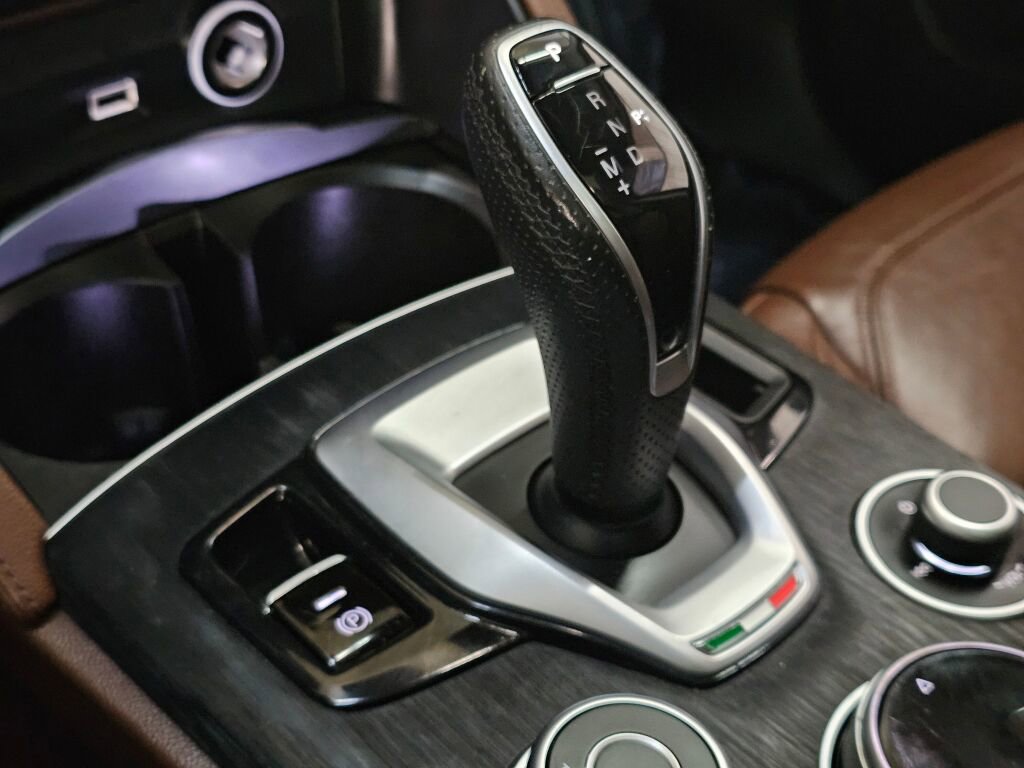 Used 2021 Alfa Romeo Stelvio Sprint w/ Nero Edizione image 34
