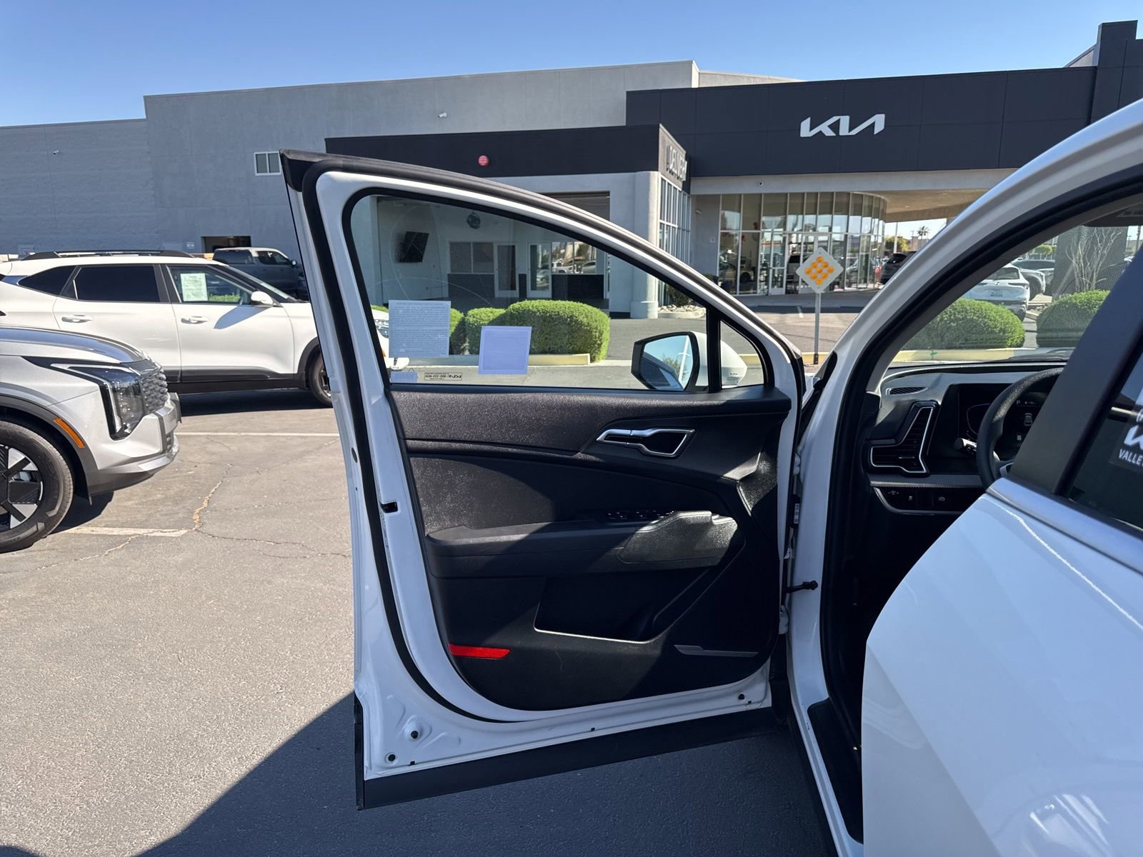 Used 2025 Kia Sportage LX image 14