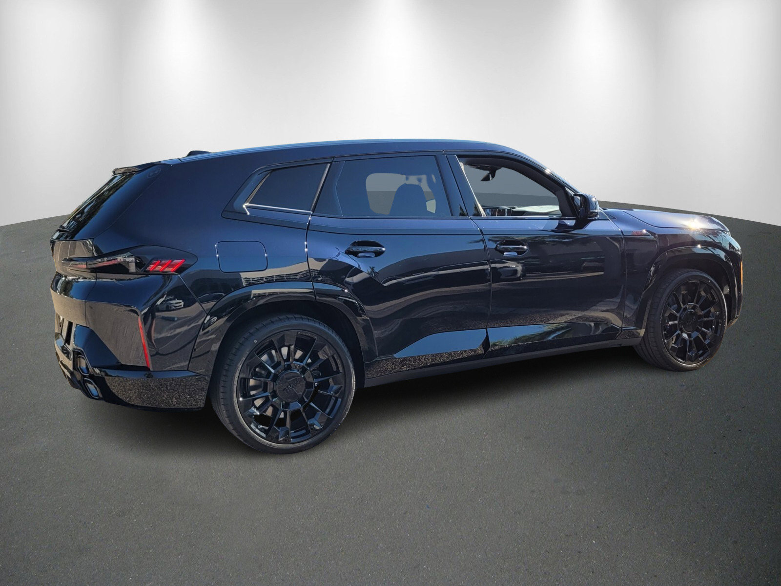 Used 2026 BMW XM Label Red image 7