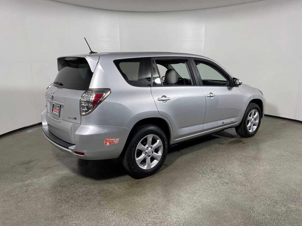 Used 2014 Toyota RAV4 EV FWD image 3