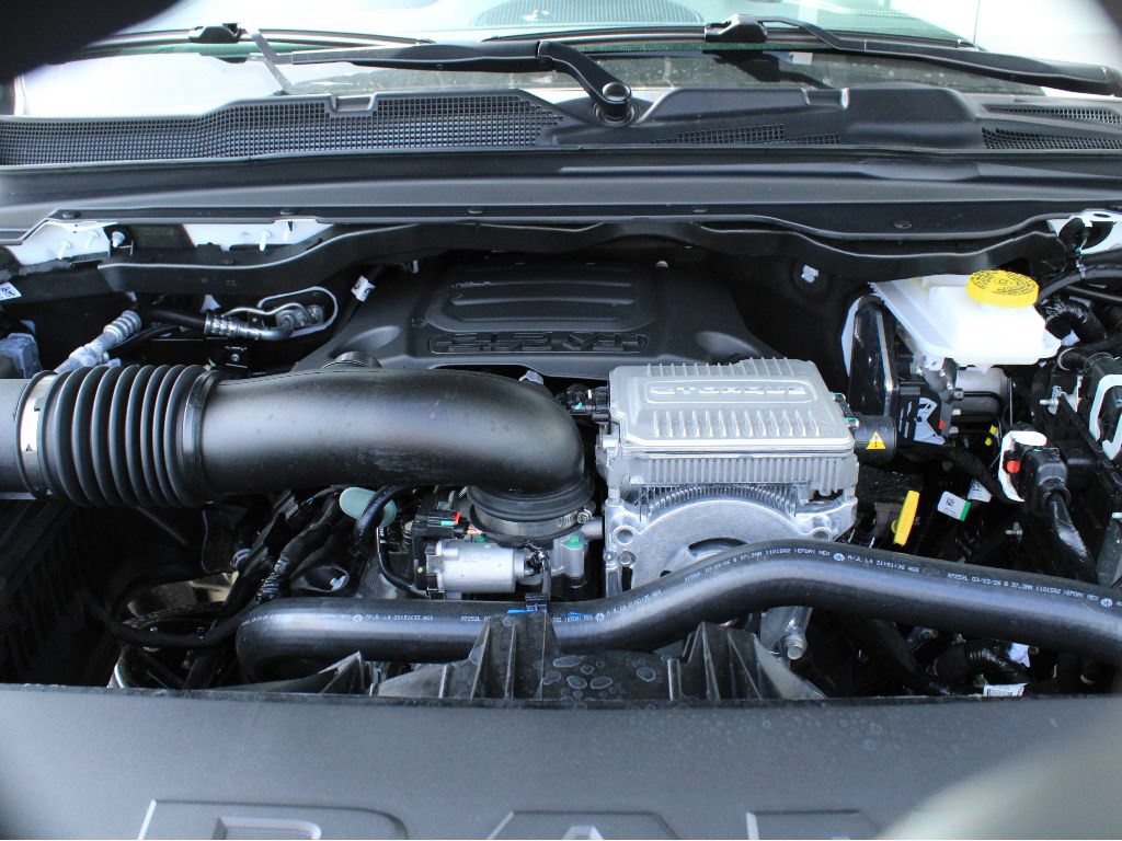 New 2026 RAM 1500 Laramie AWD/4WD image 40