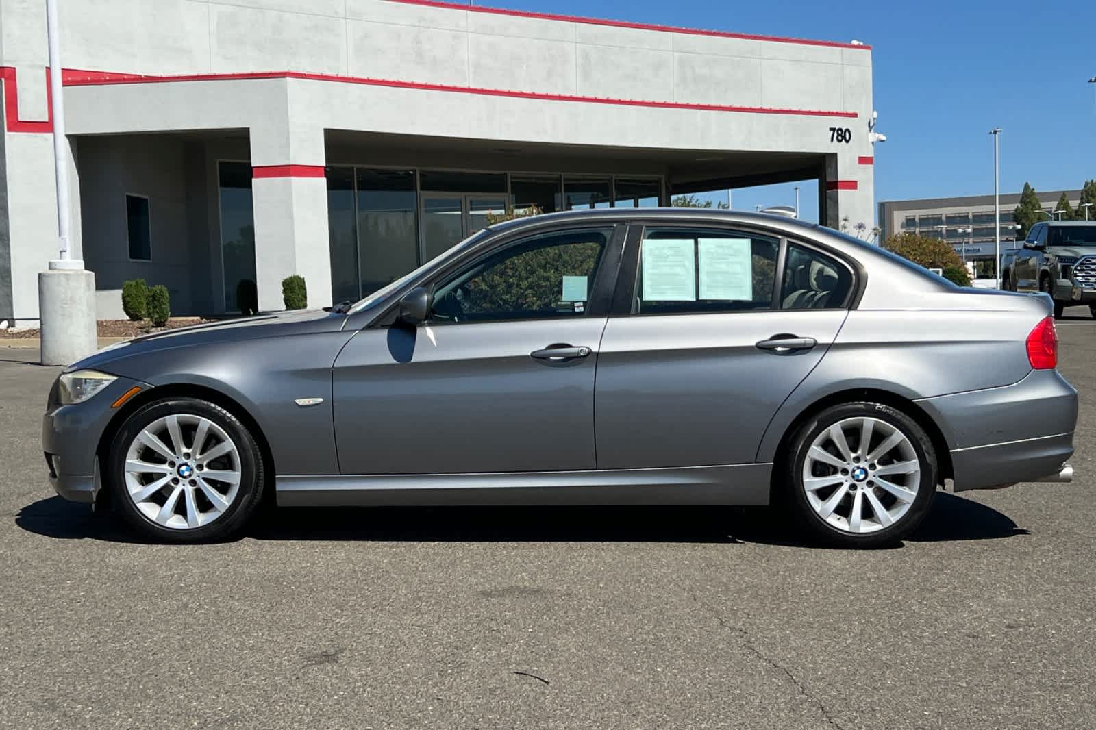 Used 2011 BMW 328i Sedan RWD image 9
