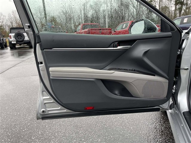 Used 2023 Toyota Camry LE image 17