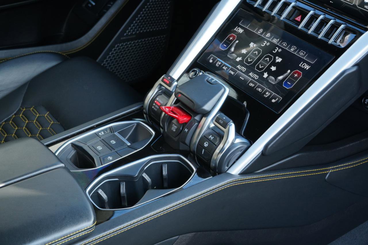 Used 2020 Lamborghini Urus AWD/4WD image 74