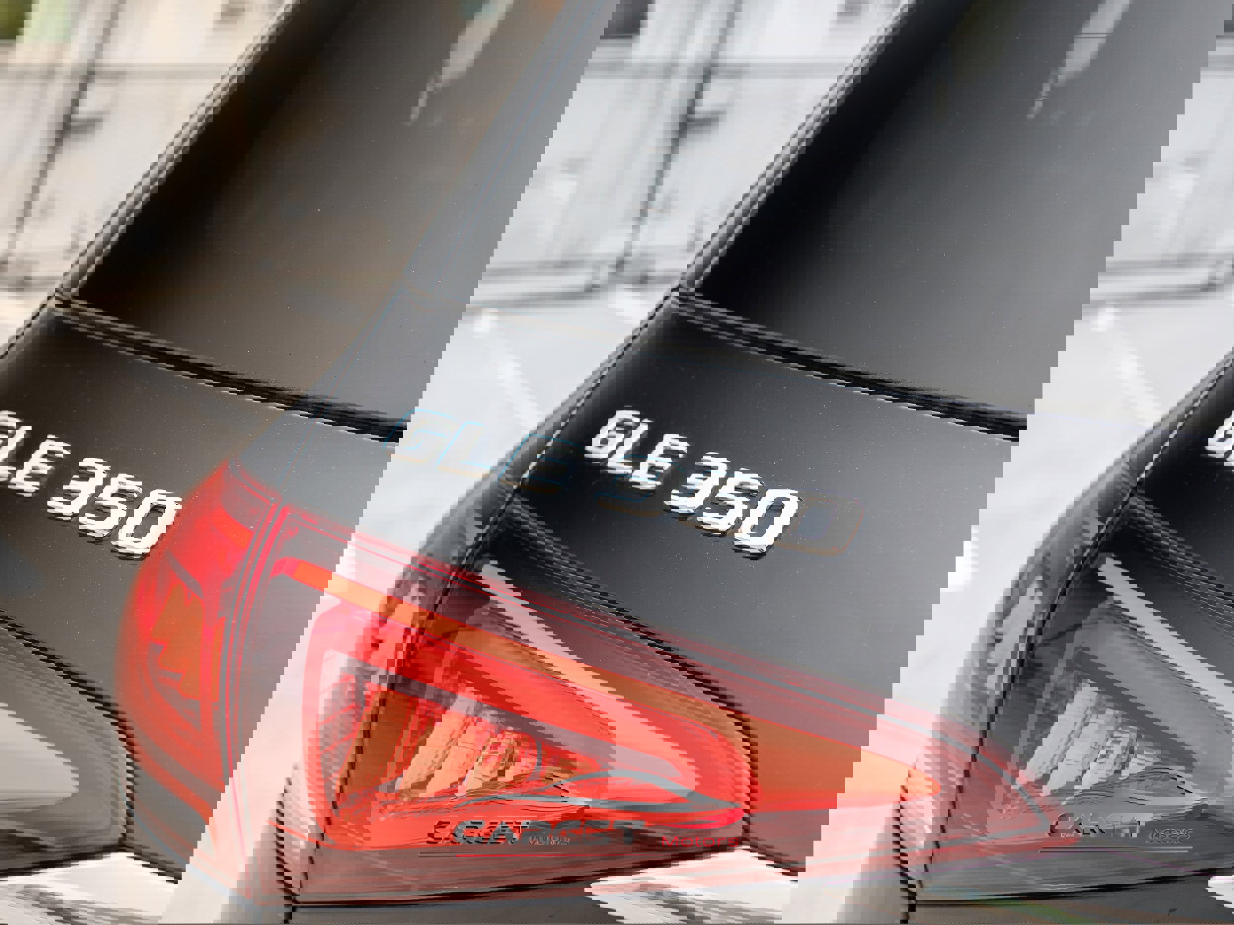 Used 2021 Mercedes-Benz GLE 350 4MATIC w/ Premium Package image 43