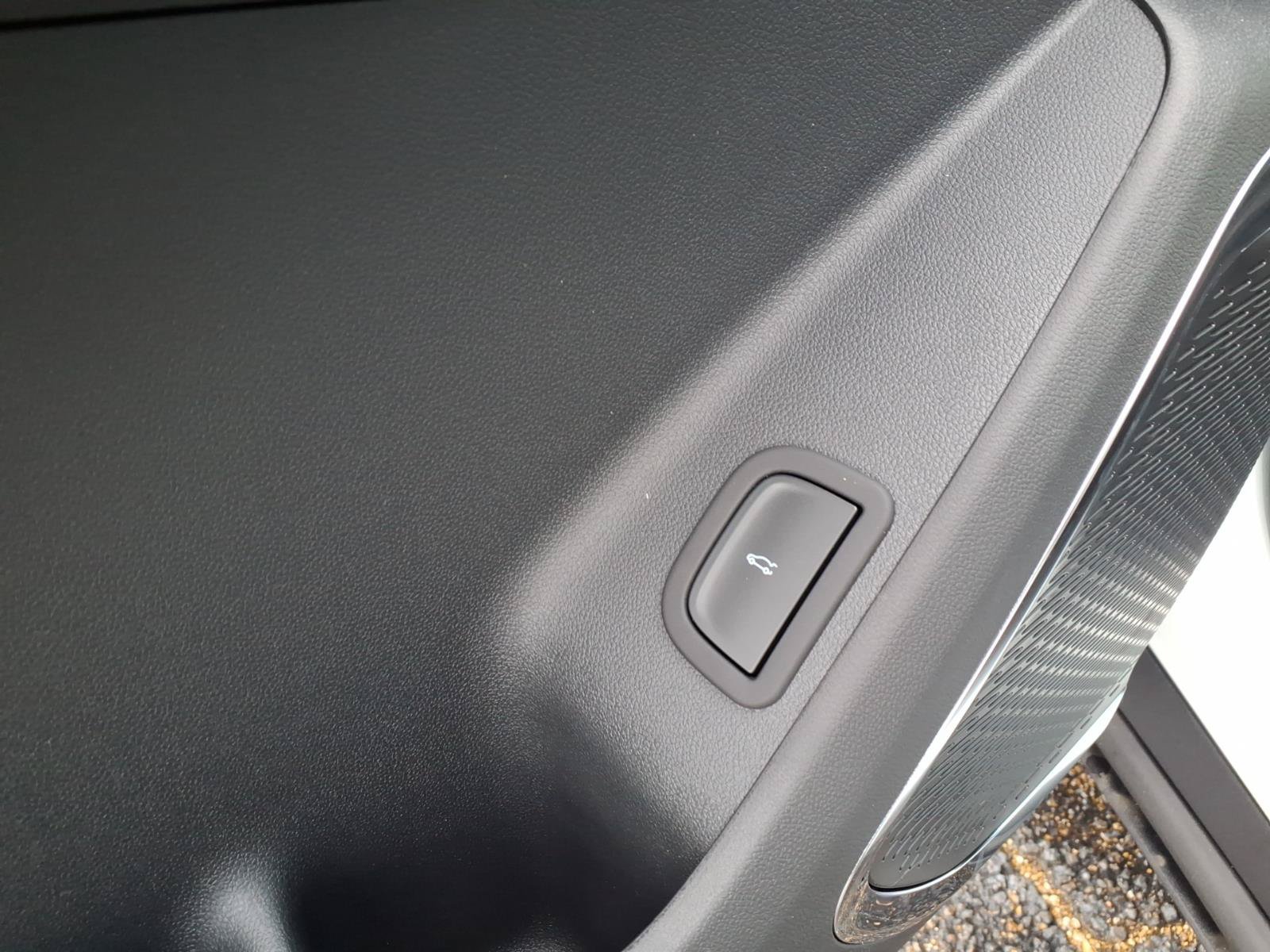 New 2026 GMC Acadia Elevation w/ Elevation Premium Package FWD image 9