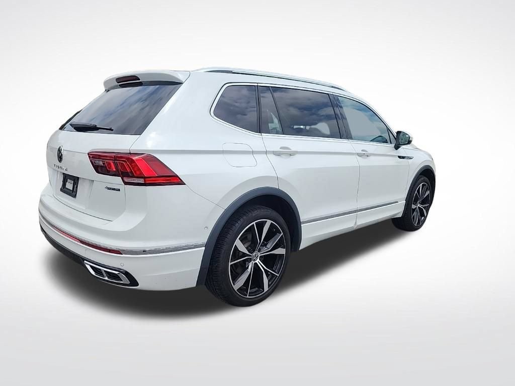 Used 2024 Volkswagen Tiguan SEL R-Line AWD/4WD image 4