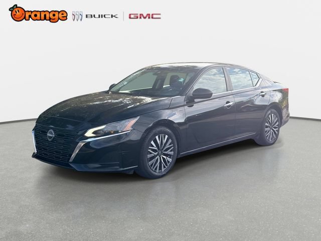 Used 2024 Nissan Altima 2.5 SV FWD image 7