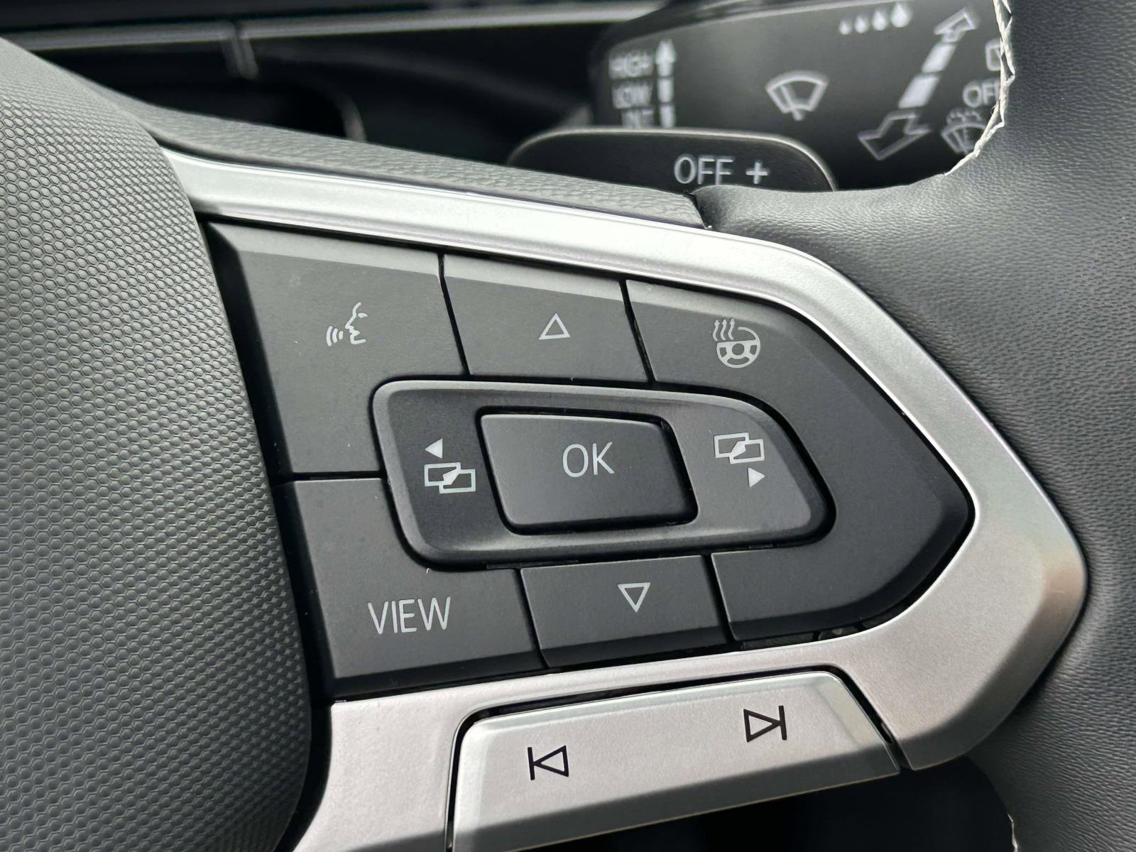 Used 2025 Volkswagen Atlas SEL image 25