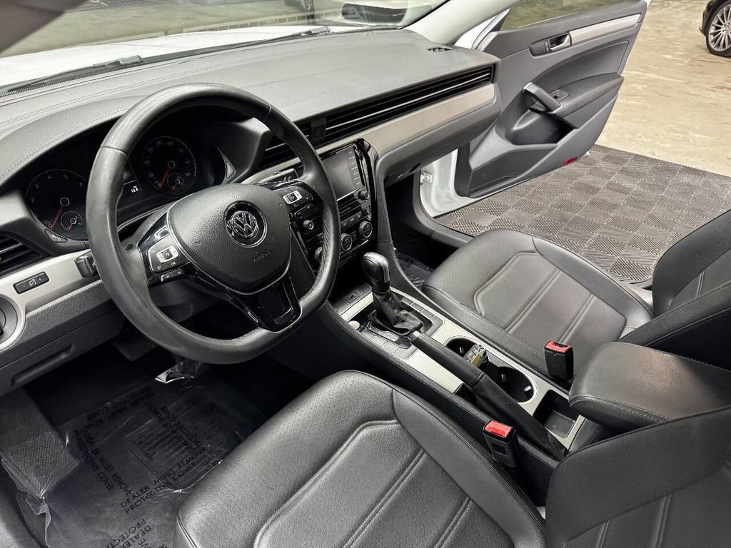 Used 2021 Volkswagen Passat 2.0T SE image 31