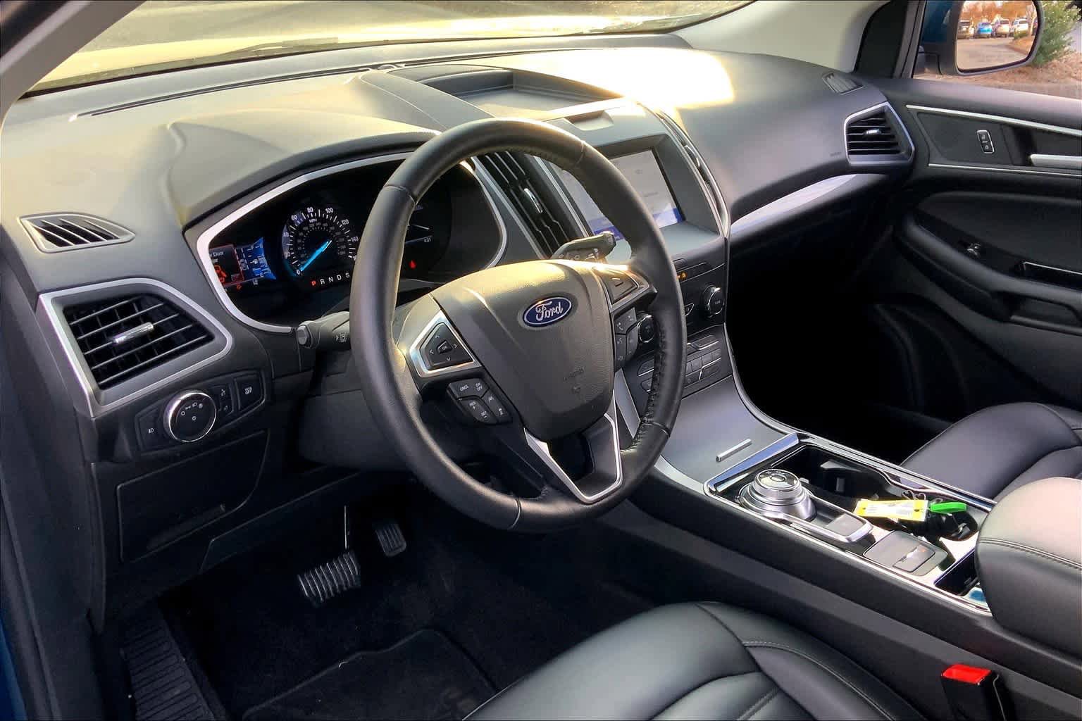 Used 2020 Ford Edge SEL w/ Cold Weather Package AWD/4WD image 18