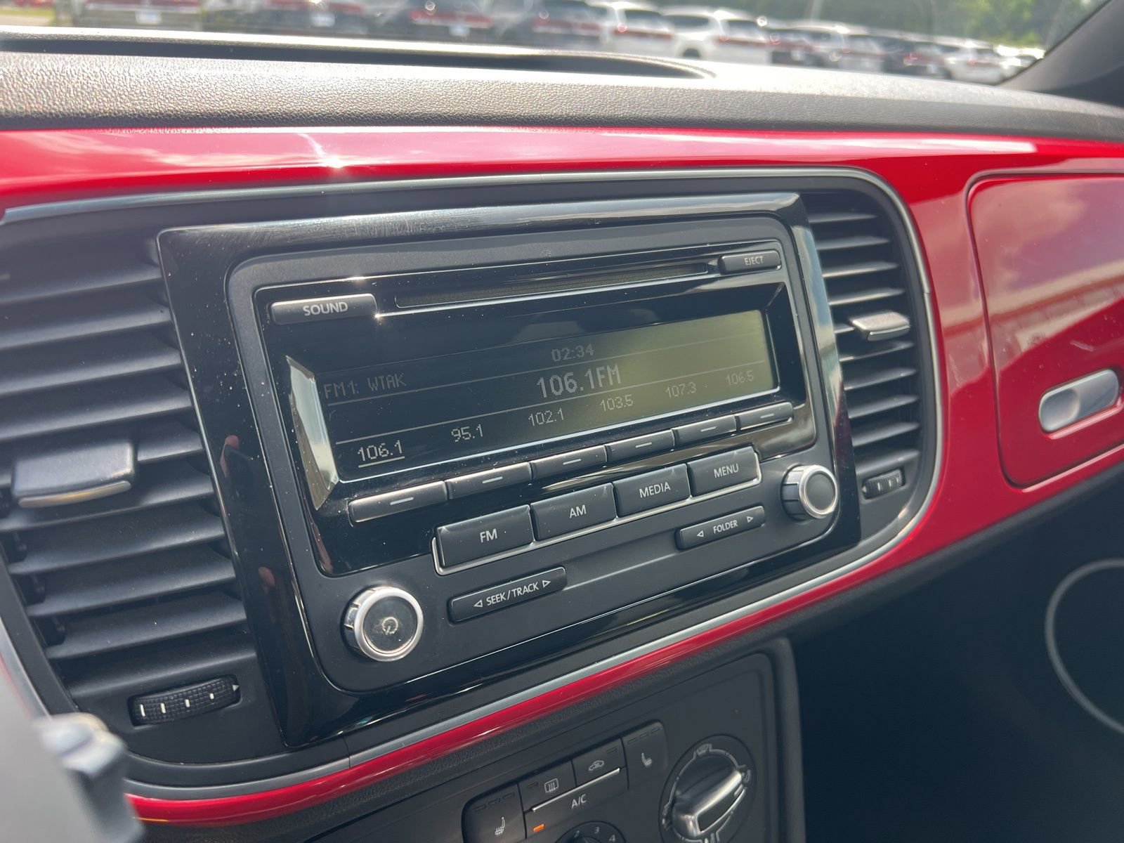 Used 2013 Volkswagen Beetle 2.5 FWD image 12