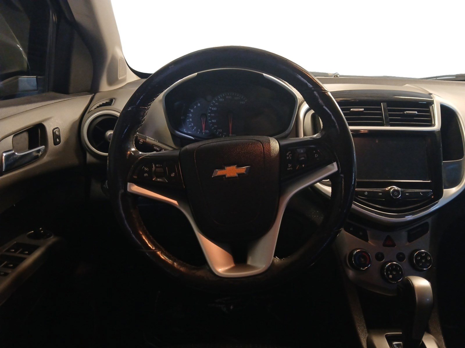 Used 2017 Chevrolet Sonic Premier image 12