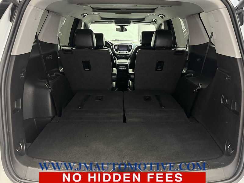Used 2020 GMC Acadia SLT w/ Driver Alert Package II image 19